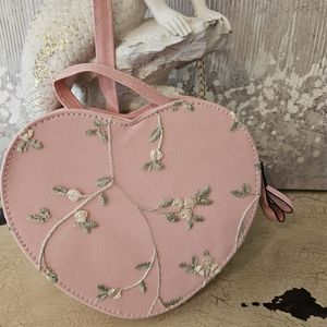 PRETTY FLORAL PINK HEART SHAPED BAG